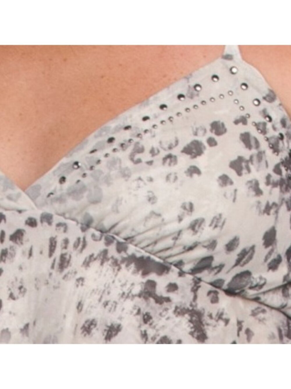 MADDEN GIRL Plunging V-neck Sharkbite Hem Camisole - Picture 3 of 3